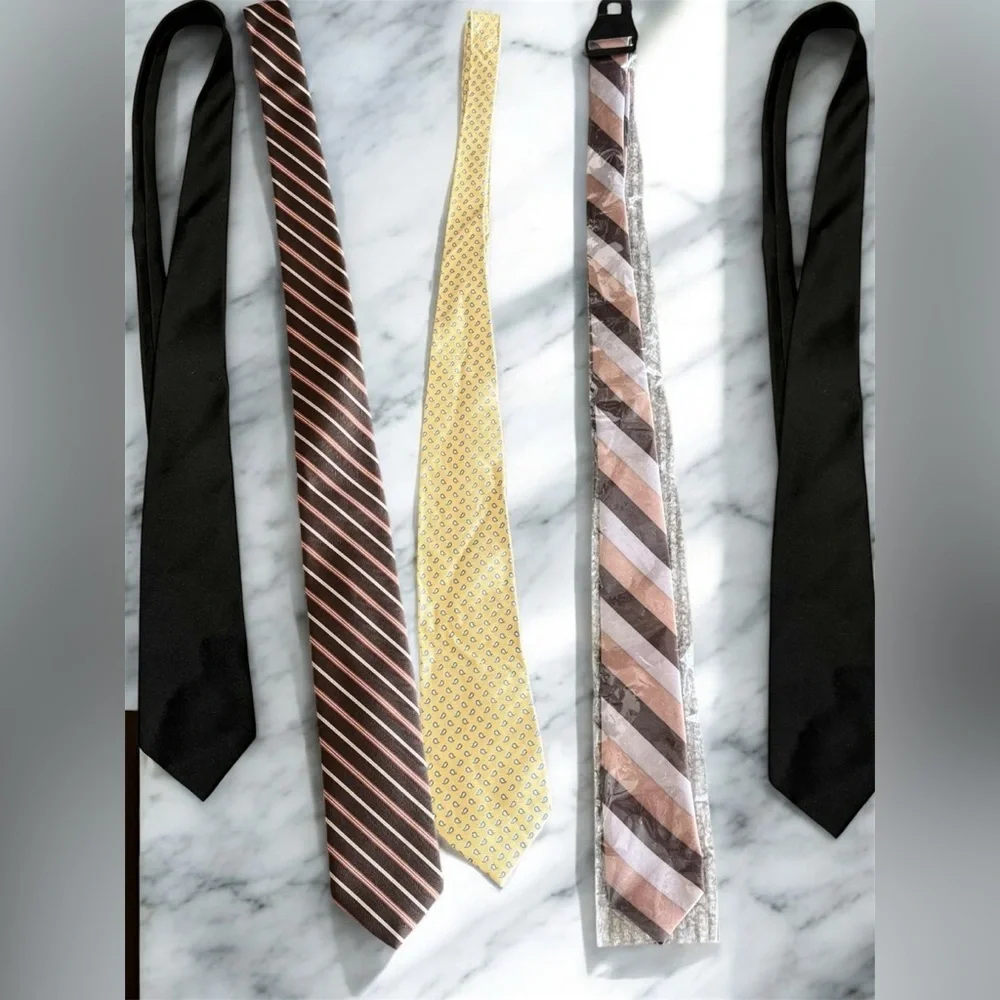 Set of 5 Johnathan peters , sears , round tree & York Men's Ties